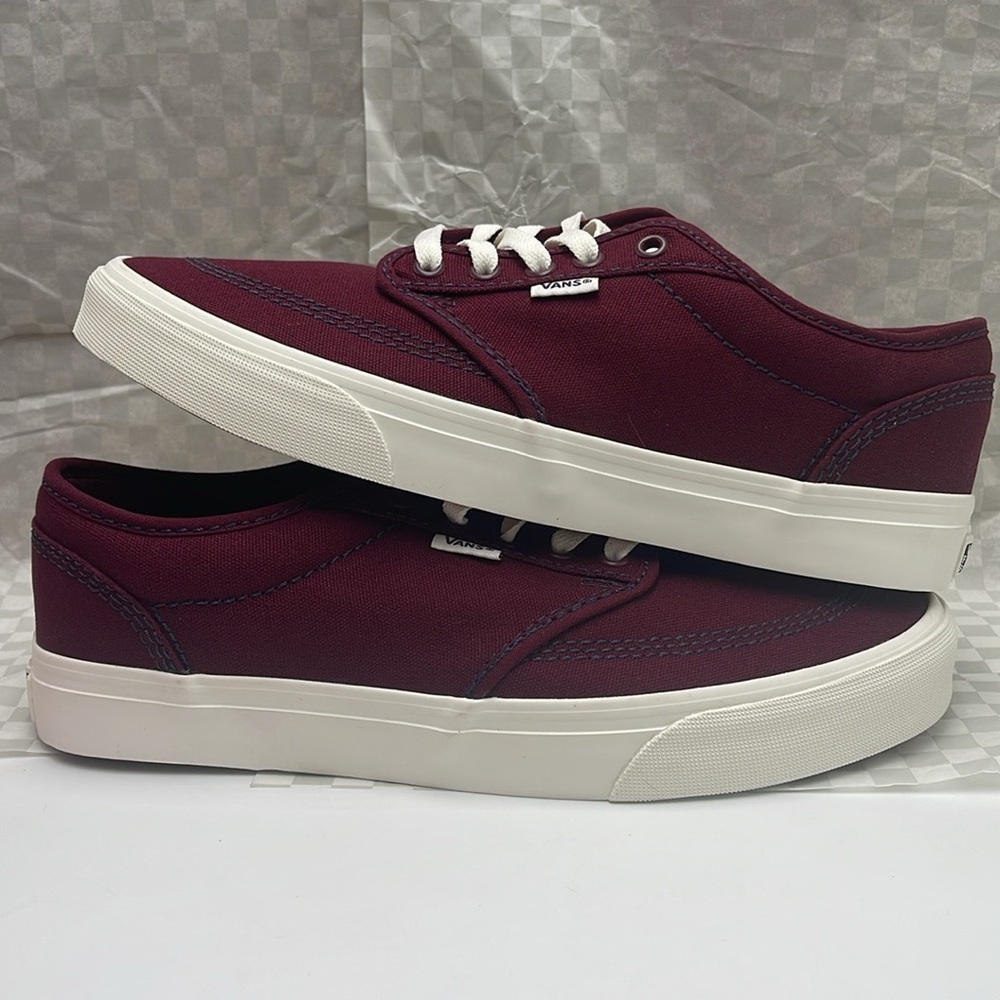 Vans WMNS Burgundy Canvas Sneakers Atwood
Outdoor Port Rovale
VN000CX84QU - Picture 15 of 16
